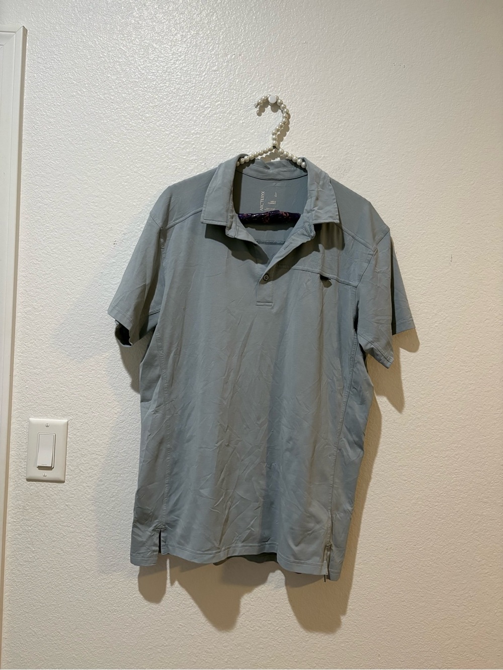 Arc'teryx Men's large gray Short-Sleeve Polo